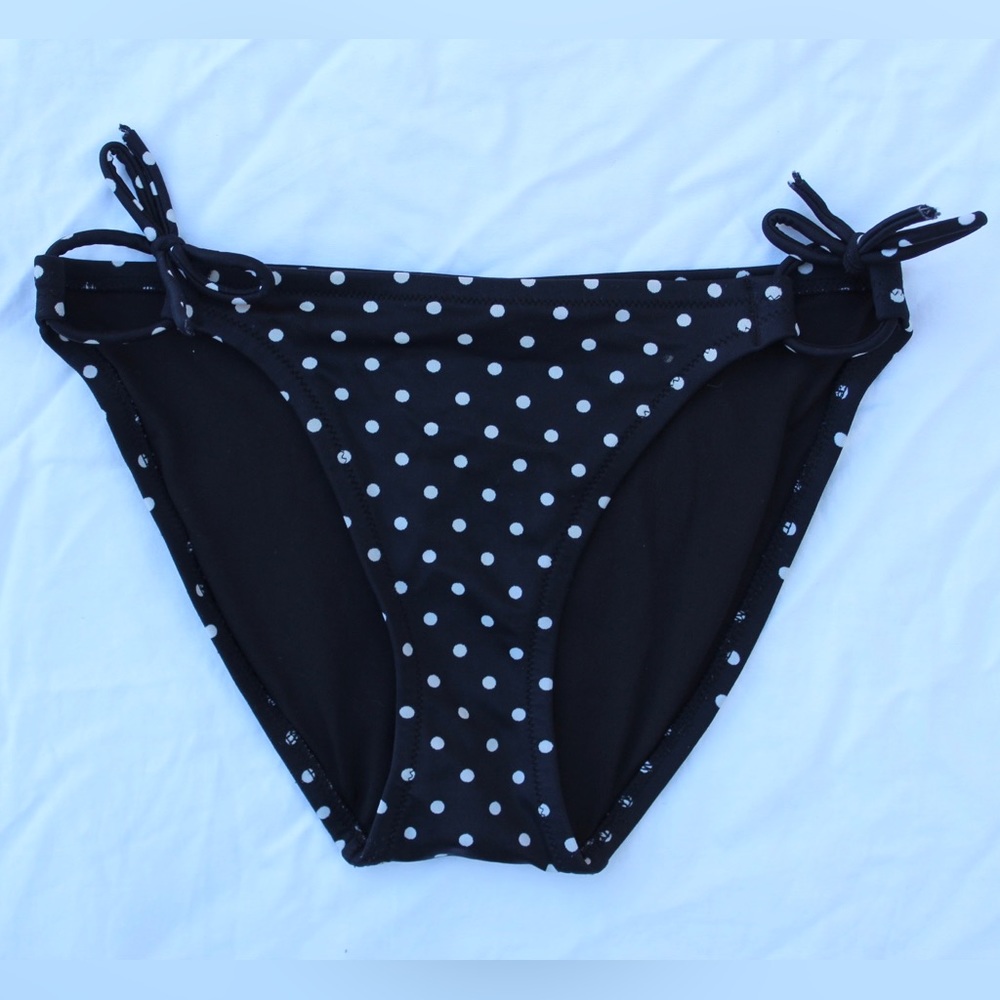 full coverage bikini bottoms—polka dot—side tie